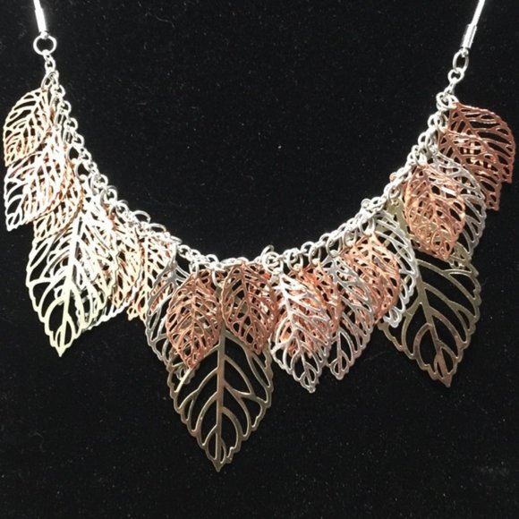 NEW Tri-Color Multi Leaf Statement Necklace - Picture 1 of 7